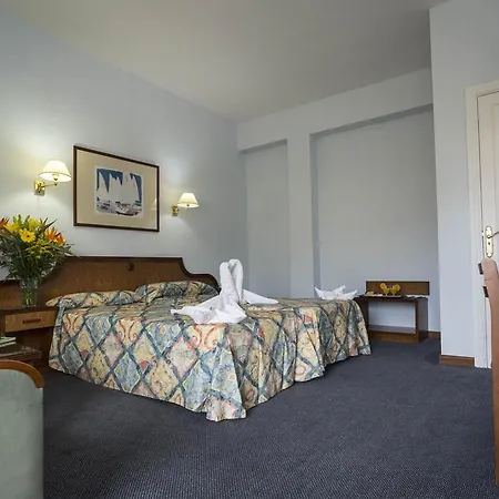 Elegance Miramar Hotell 3*
